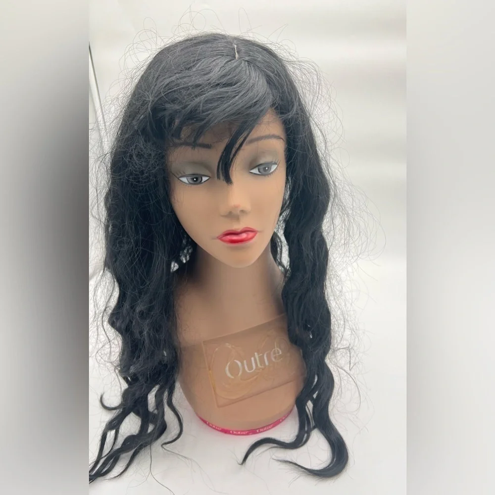 Black Long Wavy Wig With Bangs.
